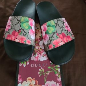 Gucci Pursuit Bloom Flat Slide
